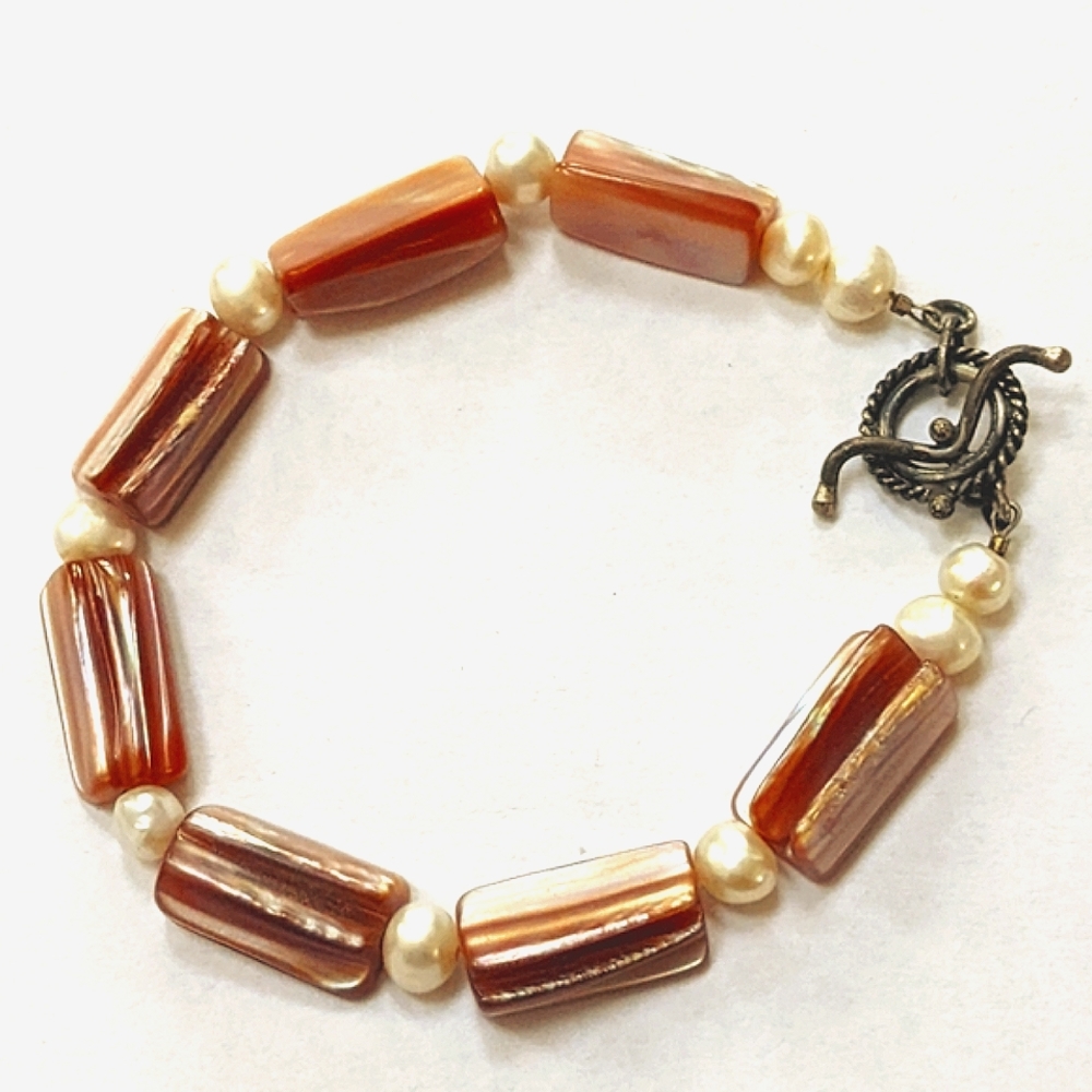 Mother of Pearl and Freshwater Pearl Toggle Clasp Bracelet - Picture 2 of 3